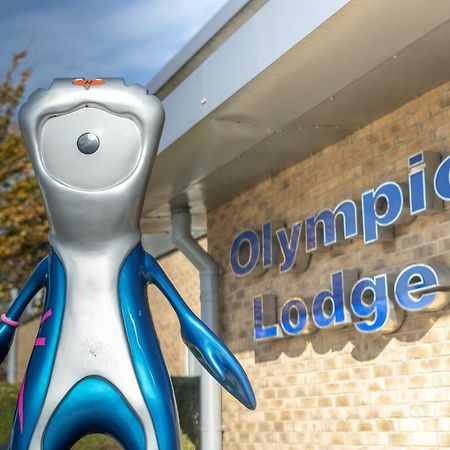 The Olympic Lodge Aylesbury  Kültér fotó